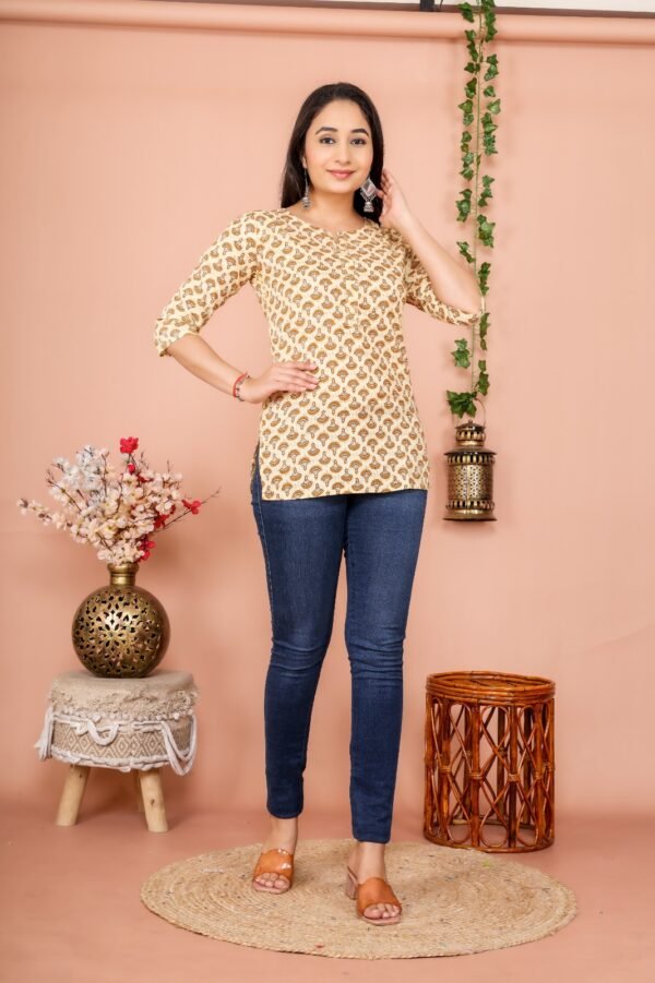 Vastrawala Prosin Print Cotton Short Kurti