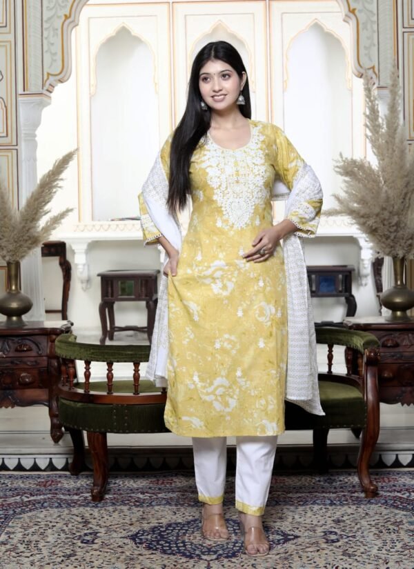 Vastrawala Cotton Blend Kurta Set with Embroidery Work