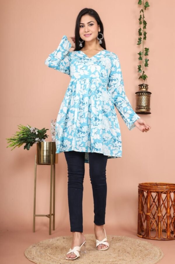 Vastrawala Cotton Prosin Print  Short  Kurti - Image 4