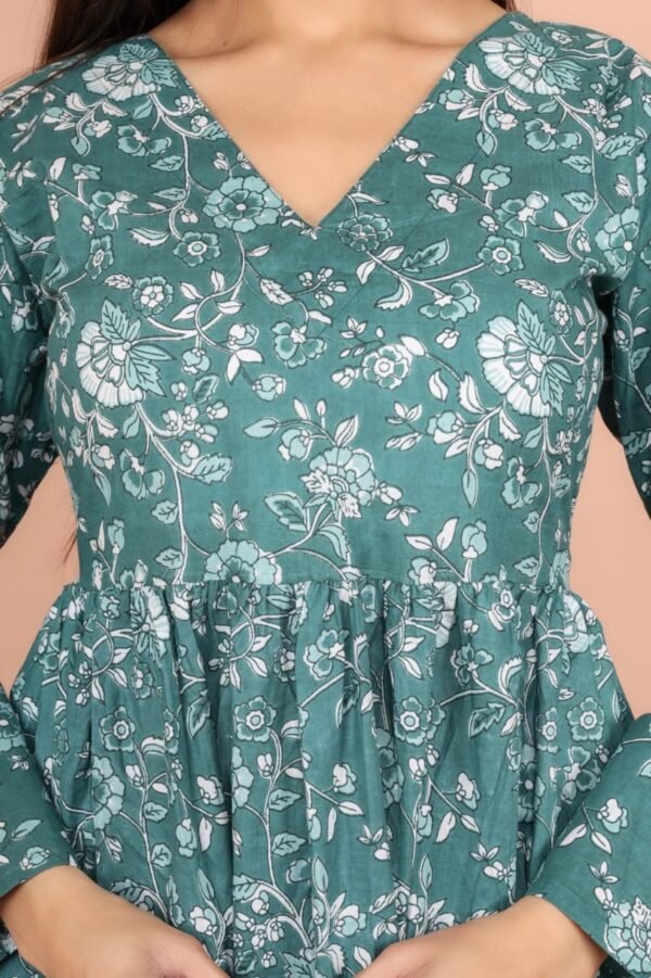 Vastrawala Cotton Prosin Print  Short  Kurti - Image 2